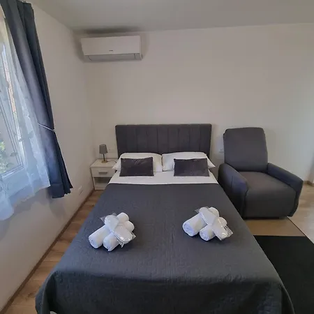 App Petra Apartment *